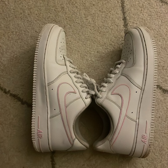 Nike Air Force One - Picture 3 of 5